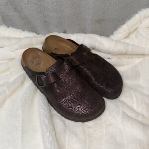 Birkenstock Brown Metallic Patterned Clogs